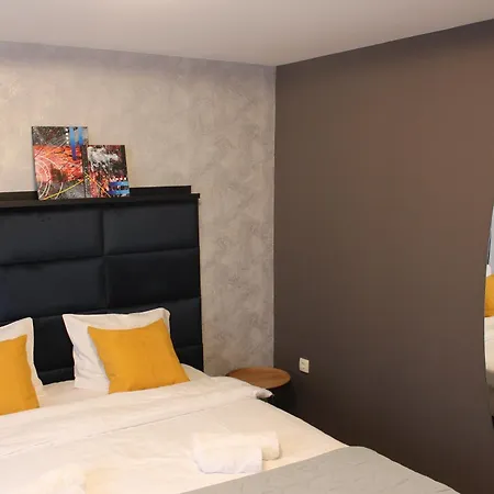 Apartament Race For Space *