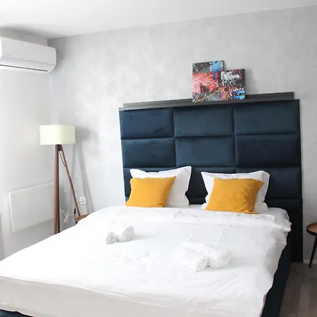 Race For Space شقة