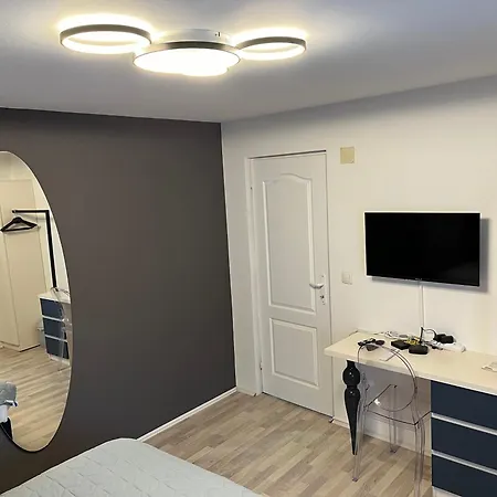 Apartament Race For Space *